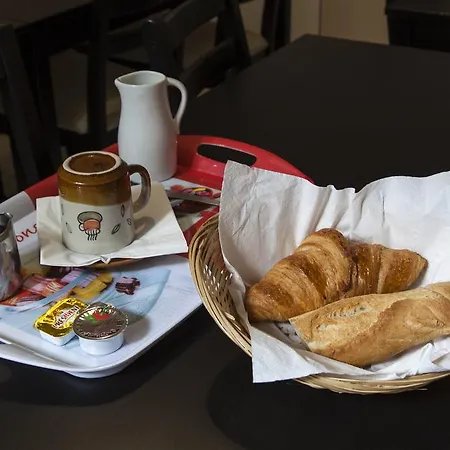 Hotel Bervic Montmartre Parigi