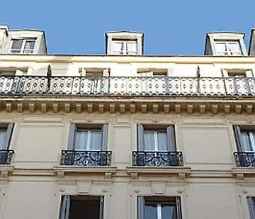 Bervic Montmartre מלון