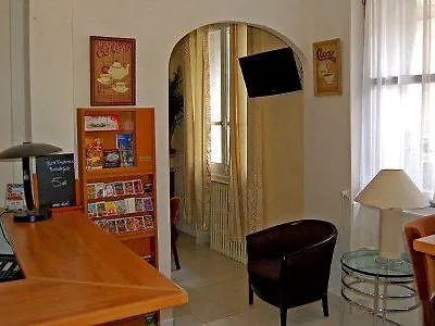 Bervic Montmartre מלון