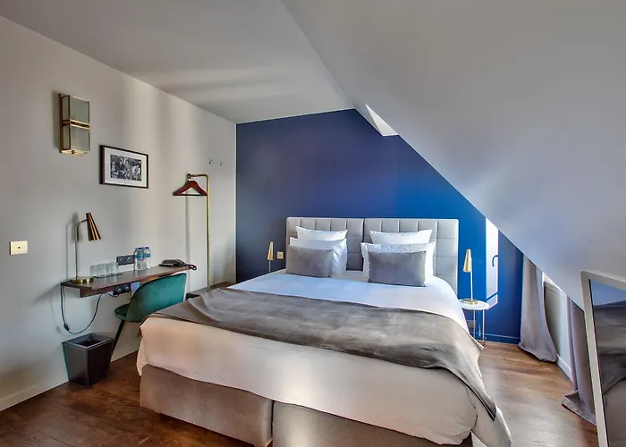 Bervic Montmartre Отель Париж