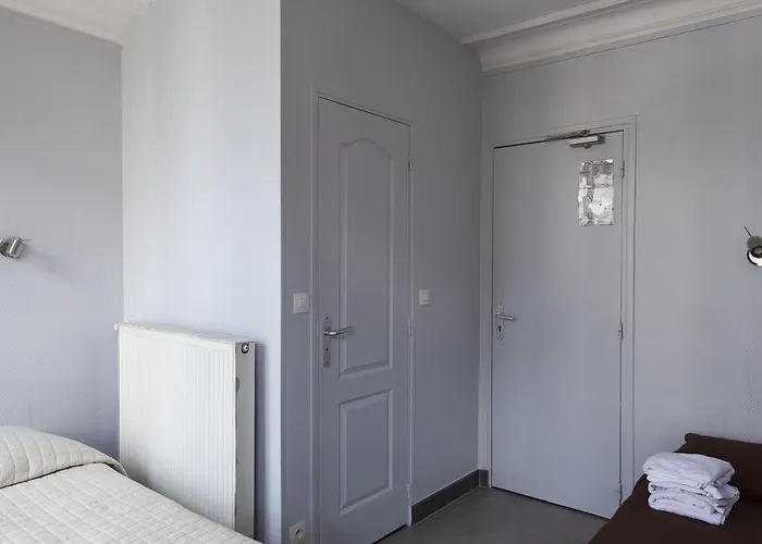 Отель Bervic Montmartre Париж