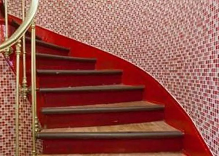 Bervic Montmartre Отель Париж